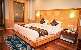 Old Manali Retreat
